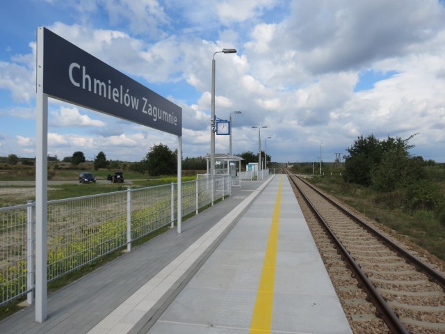 Od 16 października pociągi będą zatrzymywać się na nowym przystanku w Chmielowie, który znajduje się w centrum sołectwa, a nie na obrzeżach