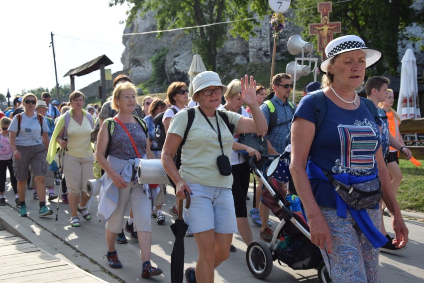 Wspólnota Śródmiejska wyruszyła z Podzamcza do Częstochowy