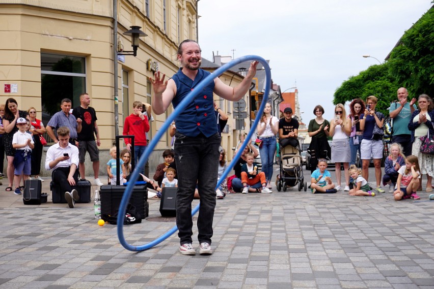 Carnaval Sztukmistrzów. Artyści zdążyli przed burzą. Fotorelacja z drugiego dnia kulturalnego święta w Lublinie