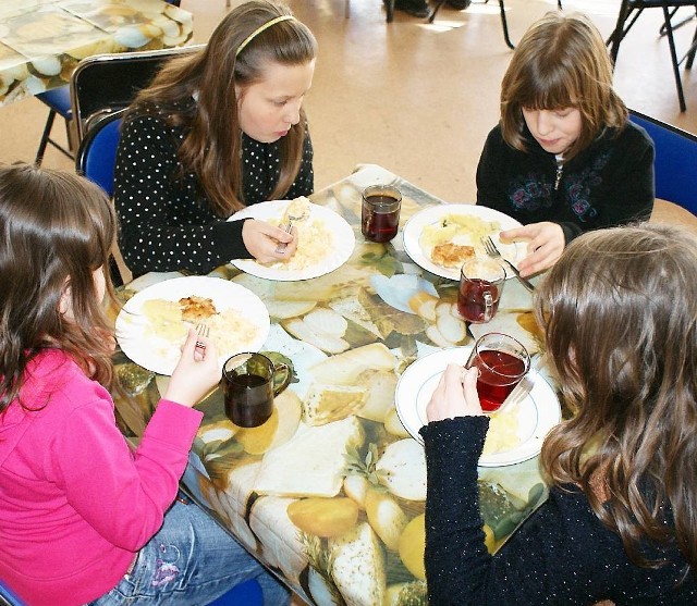 Na szczęście, nadal większość inowrocławskich dzieci je w szkolnych stołówkach obiady, za które zpłacili rodzice