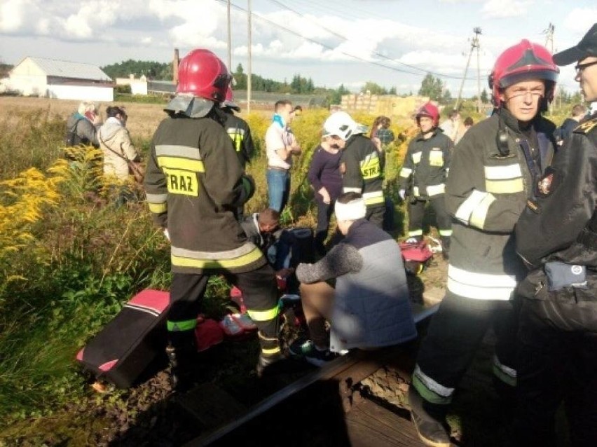 Wypadek pociągów w Kobylnicy - są ranni! [ZDJĘCIA]