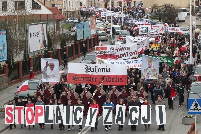 Marsz przeciwko laicyzacji w Rzeszowie...