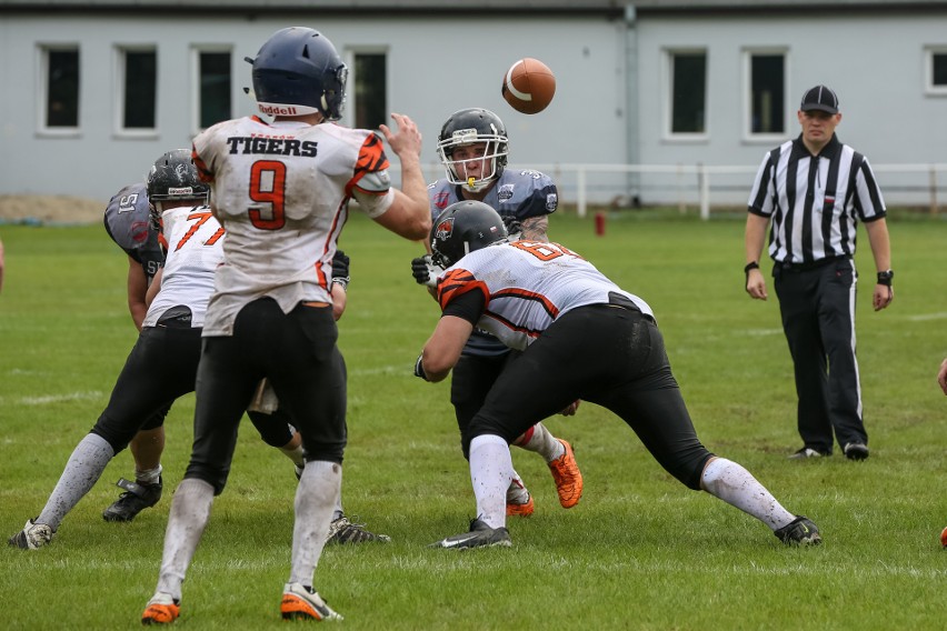 Futbol amerykański: W derbach Małopolski górą Silvers Olkusz [ZDJĘCIA]