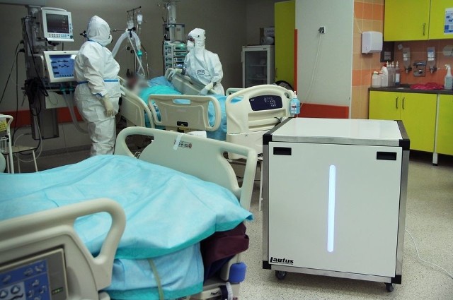 W szpitalach Kujawsko - Pomorskiego jest w sumie 2 tysiące łóżek dedykowanych dla pacjentów "covidowych".Czytaj więcej na kolejnych stronach --->