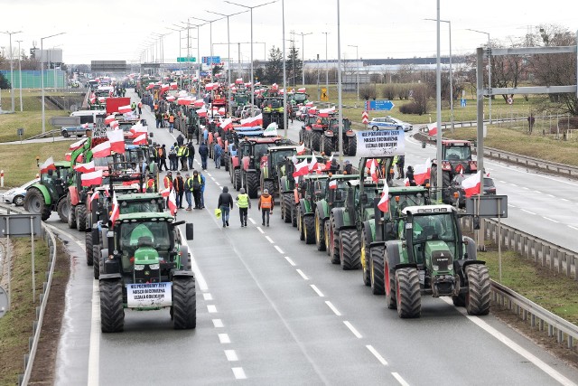 Rolnicy jadą w stronę Warszawy