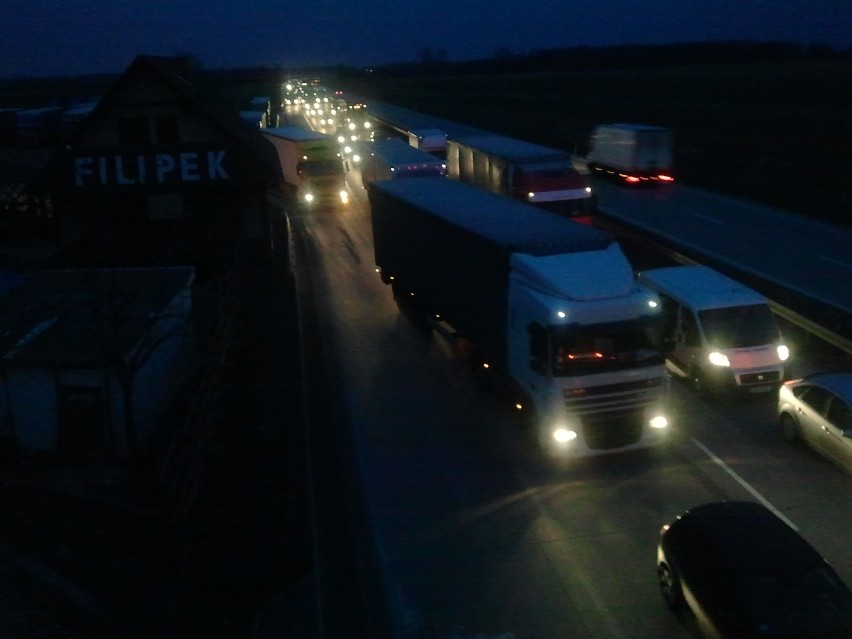 Autostrada A4: Pożar tira, korek na drodze miał ponad 3 kilometry (ZDJĘCIA)