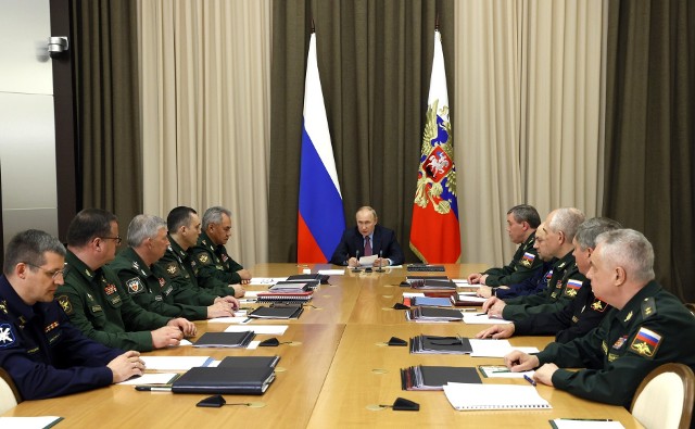 Narada Władimira Putina z kierownictwem Sił Zbrojnych FR