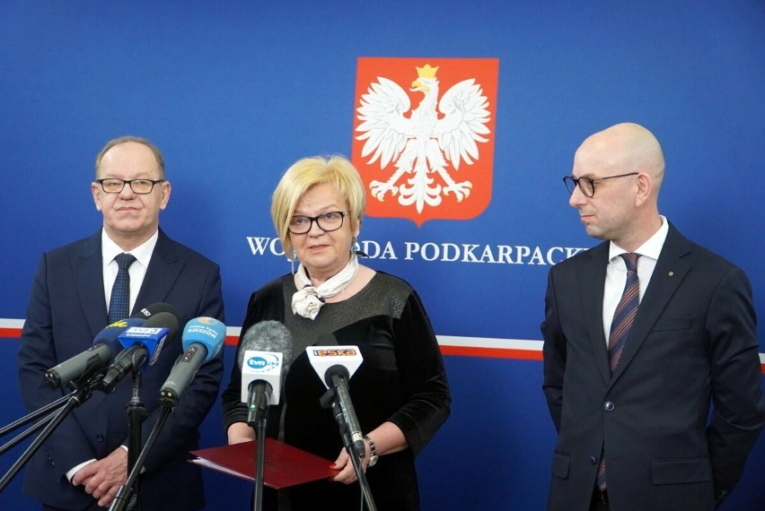 Od lewej Wiesław Buż, Teresa Kubas-Hul, Paweł Bartoszek