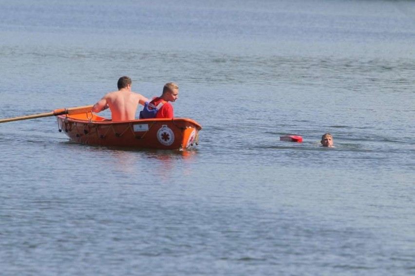 Akcja ratowników WOPR na jeziorze Kierskim. Co się tam...
