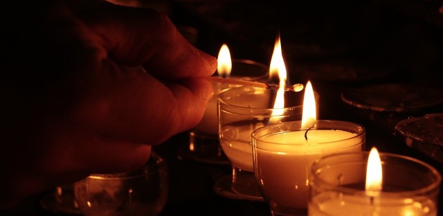 Pogrzeb Pawła Adamowicza: w Śląskiem zapłoną znicze w centrach miast