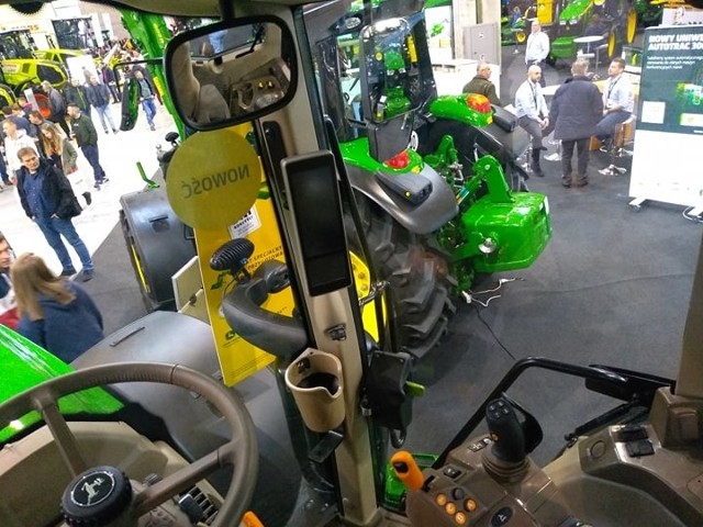 Trwają targi Mazurskie Agro Show 2020. W Ostródzie poza ciągnikami, kombajnami, agregatami, znajdziesz również producentów zbiorników, pasz, nawozów czy środków ochrony roślin. To szóste spotkanie dedykowane rolnikom i przedsiębiorcom branży agro. Udział w nim bierze m.in. Jan Krzysztof Ardanowski, szef resortu rolnictwa. W niedzielę 9 lutego wystawa będzie otwarta dla zwiedzających od godz. 9 do 17 (Centrum Expo Mazury przy ulicy Grunwaldzkiej 55).