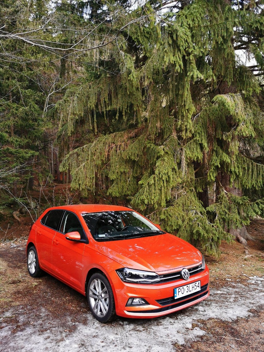 Zasiadając za kierownicą Volkswagena Polo 1.0 TSI (115 KM) w...