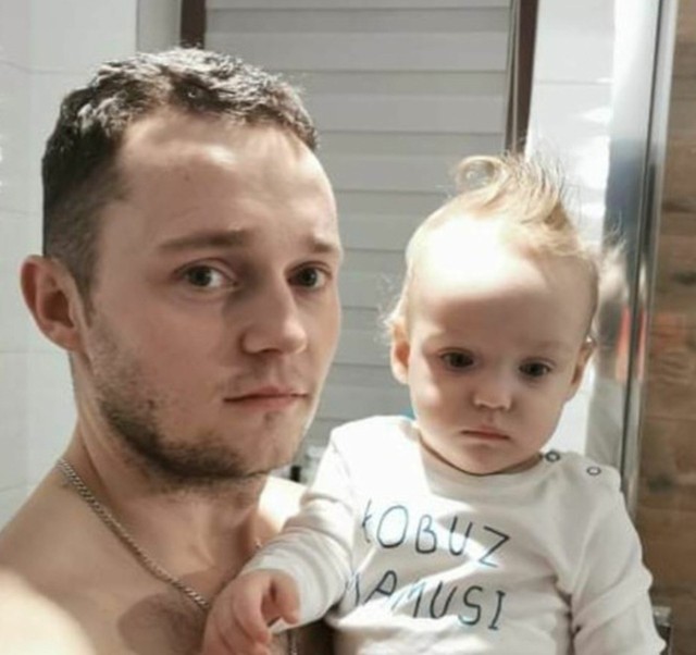 Kamil Soldat ze swoim synkiem Fabiankiem prezentują oryginalne fryzury.