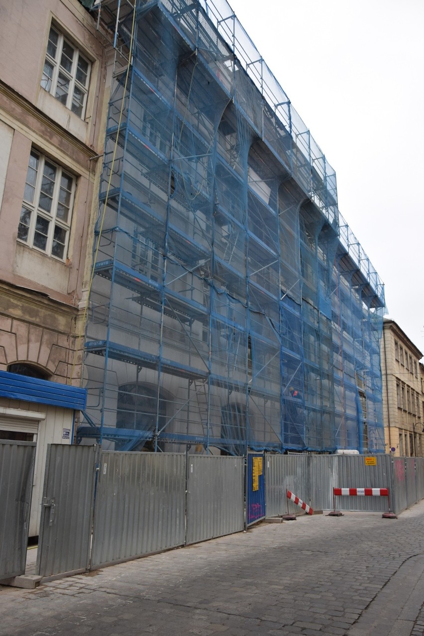 Budynek farmacji przy Szewskiej jak nowy. Wiosną będzie w nim luksusowy hotel [ZDJĘCIA]                          