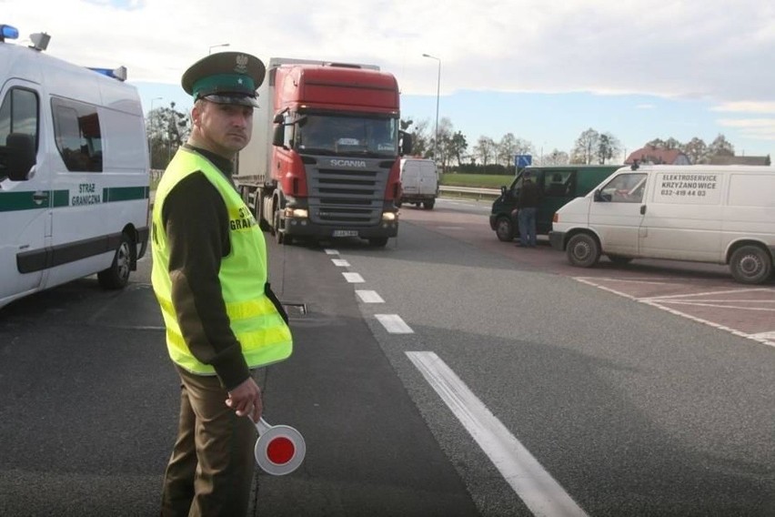 Nie ma mowy o żadnym zamykaniu miast, nie będzie wojska na...