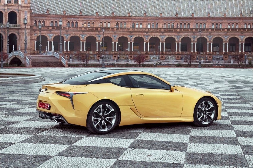 Lexus LC...