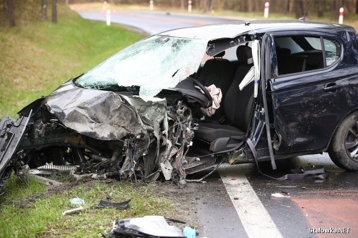 Wypadek na drodze 871 relacji Stalowa Wola - Tarnobrzeg. W zderzeniu opla z  ciężarówką ranny został 47-letni kierowca auta osobowego! | Echo Dnia  Podkarpackie