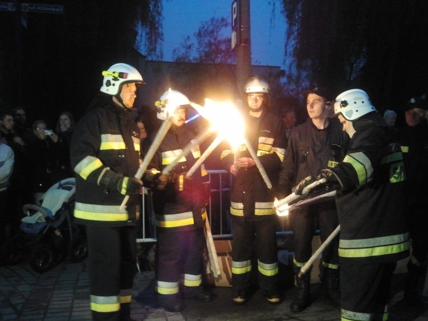 Procesja z pochodniami w Żorach na pamiątkę wielkiego pożaru...