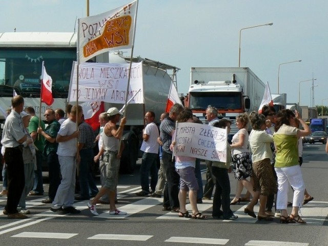 Poprzednią blokadę w  tym miejscu zorganizowano 17 lipca. Przeszkoda spowodowała ogromne korki na DK 11.