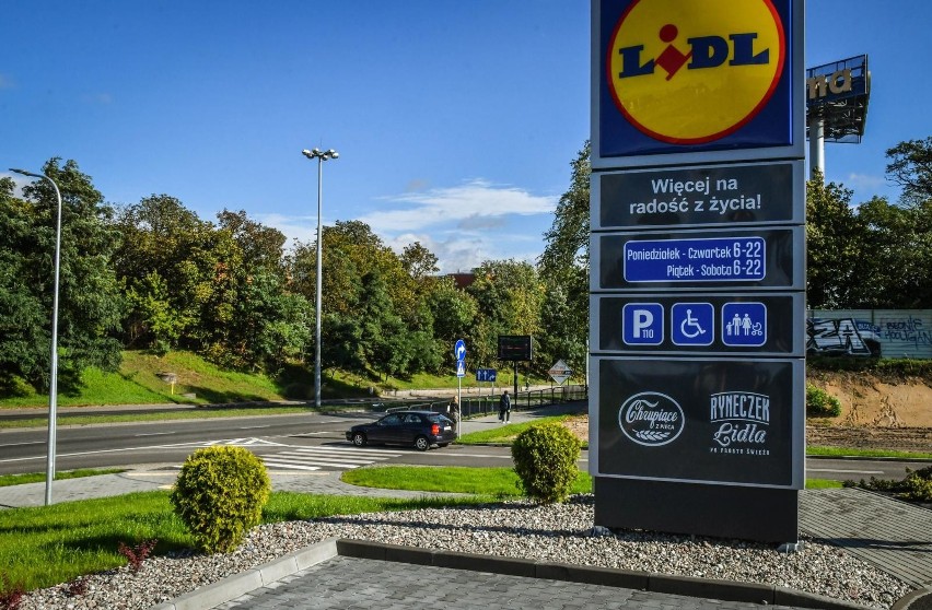 Główny wjazd/wyjazd przy sklepie Lidl w Bydgoszczy - od...