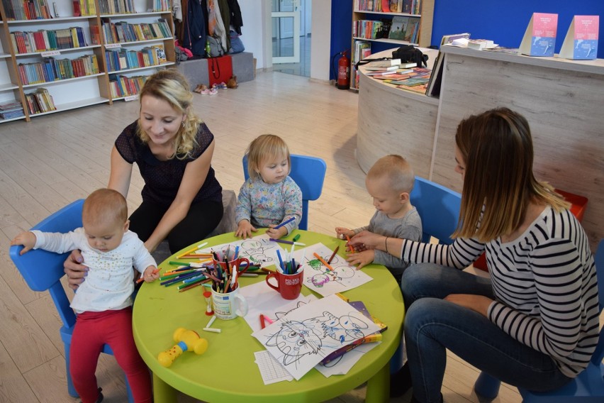 Środa w bibliotece w Radziejowie zarezerwowana jest dla mam. NIE(ZWYKŁYCH) MAM 