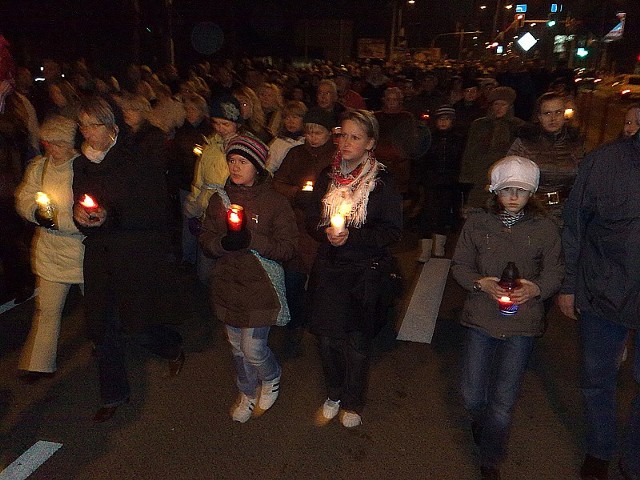 Wierni tłumnie uczestniczyli w marszu modlitewnym