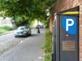 Ceny płatnych parkingów w Warszawie, Krakowie i Gdańsku. Od 3 zł do prawie 16 zł za godzinę. Ile kosztuje parkowanie w mieście?