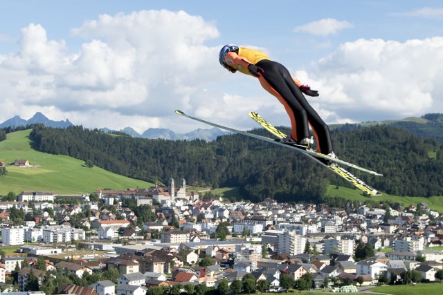 Maciej Kot podczas Letniego Grand Prix w skokach.