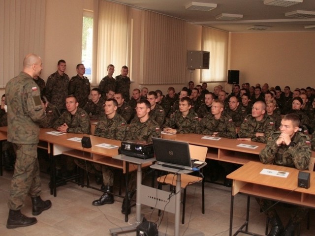 Blisko stu żołnierzy NSR zakończyło szkolenie w 17. Wielkopolskiej Brygadzie Zmechanizowanej z Międzyrzecza.