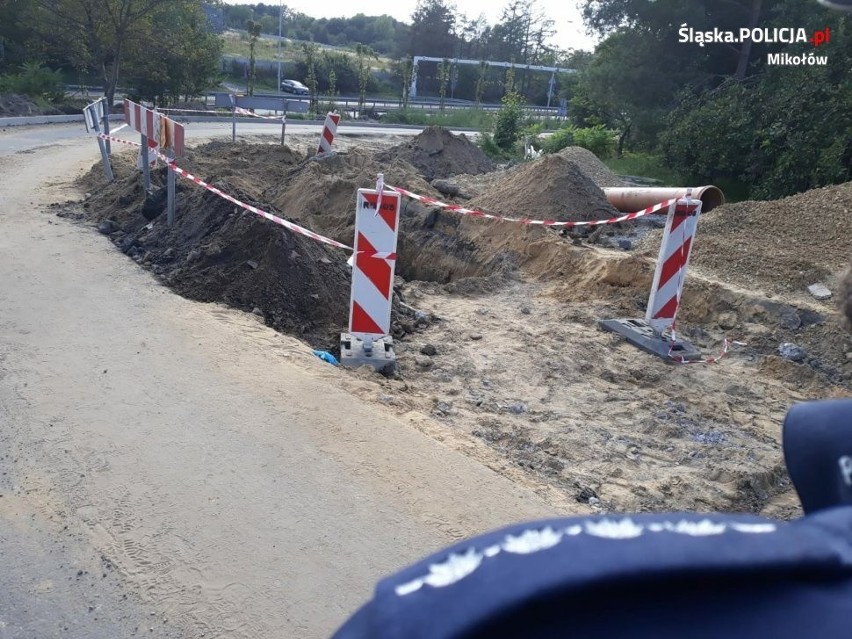 Niewybuchy w Mikołowie. Arsenał znaleziono podczas prac przy DK81. Są tu karabiny, amunicja, pocisku ZDJĘCIA