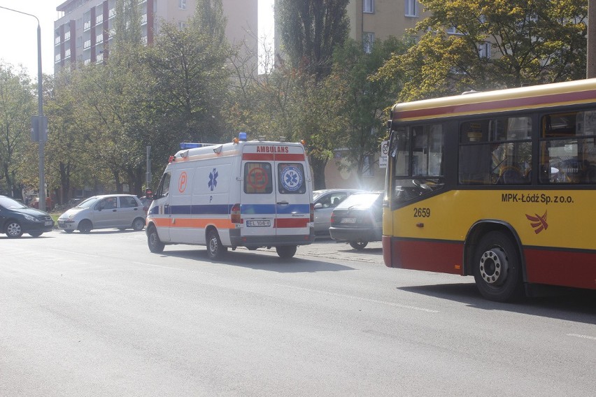 Wypadek na Tatrzańskiej. Autobus MPK potrącił kobietę na pasach [ZDJĘCIA]