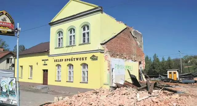 Część szkoły już zburzono. Nie czekano na wyjaśnienie , czy jest ona zabytkiem