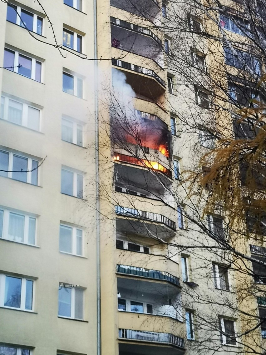 Pożar mieszkania w bloku przy ulicy Kwartowej