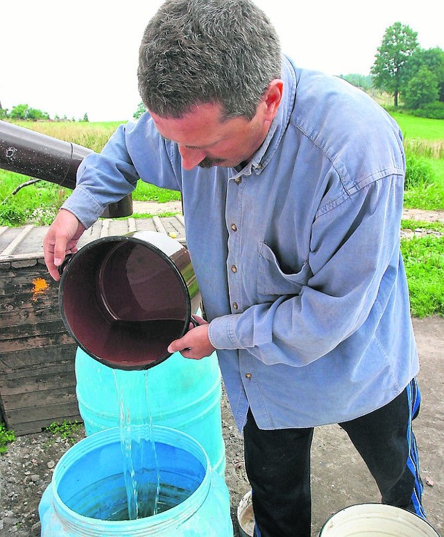 Każdy, na własnym podwórku, będzie musiał coś zrobić z deszczówką. Jeśli nie - zapłaci specjalny „podatek od deszczu”