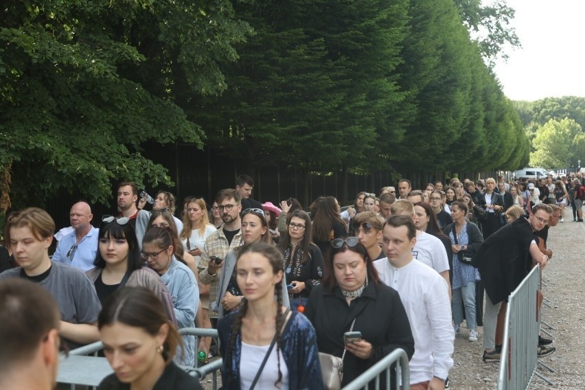 Tłumy na ulicach Warszawy po koncercie Beyonce. Policja zamknęła ruch w części stolicy
