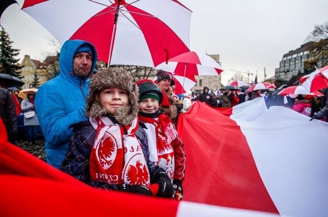 12 listopada. Poniedziałek wolny od pracy. Czy każdy ma wolne 12.11? Kto pracuje, kto ma wolne [06.11.2018]