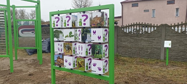Szkoła Podstawowa w Tarnawie ma nowy interaktywny plac zabaw. Do dyspozycji dzieciaków jest Naukowy Hex czy panel muzyczny.