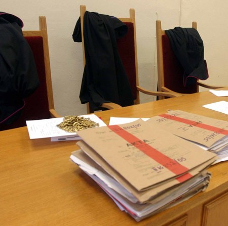 Wójt gminy wiejskiej Głogów Joanna Gniewosz musi zapłacić ponad 4 tys. zł kosztów sądowych. Wyrok nie jest prawomocny.