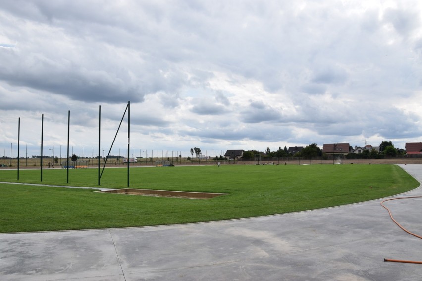 Trwa modernizacja i rozbudowa stadionu miejskiego w Oleśnie.