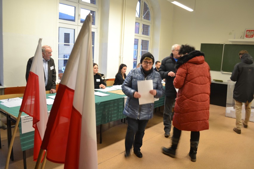 Trwają wybory w Gliwicach. Mieszkańcy wybierają nowego...
