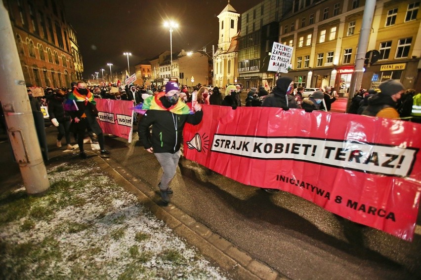 Protest - spacer po centrum Wrocławia, piątek 29 stycznia...