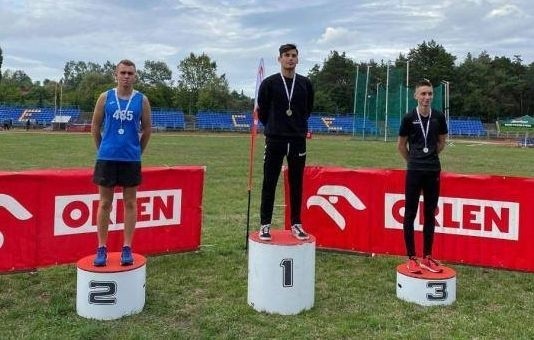 Dominik Rugała zdobył złoty medal na 1500 metrów z czasem...