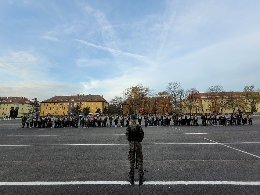 Akademii Wojsk Lądowych we Wrocławiu zaprosiła dziś...