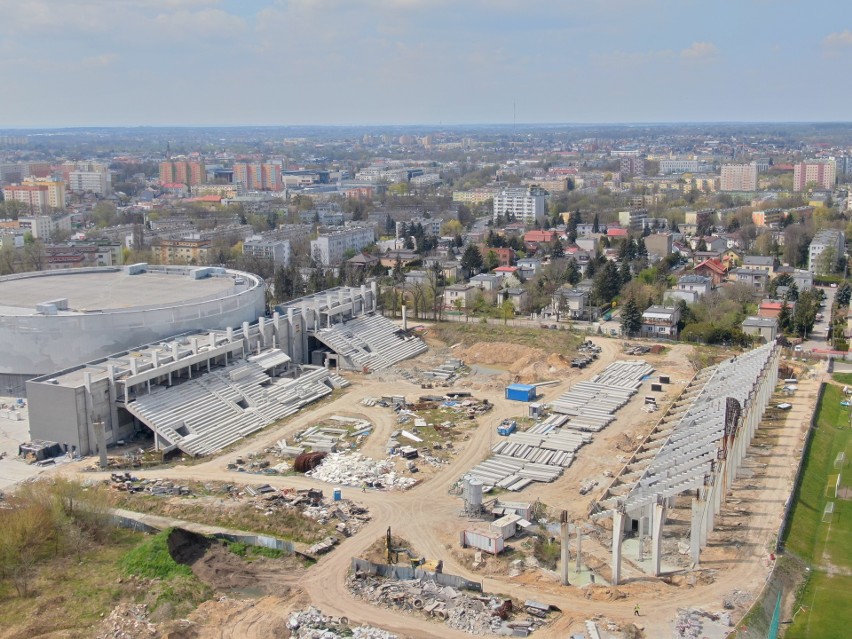 O budowie stadionu Radomskiego Centrum Sportu przy ul....