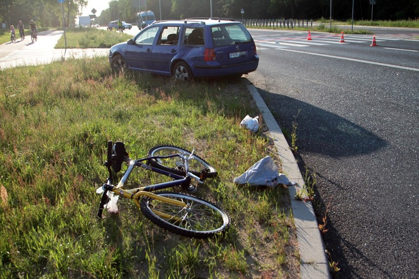 Śmiertelny wypadek w Zielonej Górze. Zginął rowerzysta (zdjęcia, wideo)
