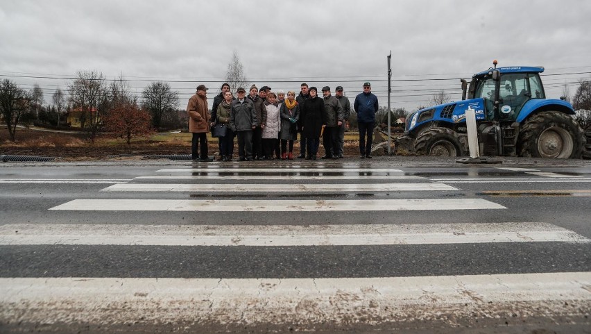 Mieszkańcy nie zamierzają bezczynnie czekać na koniec budowy...