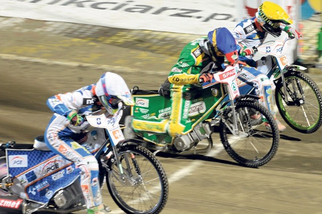 Trener Janusz Ślączka ma wątpliwość, kogo wstawić do składu. Petera Ljunga (nie trenował w Rzeszowie, wystartuje w sobotę w World  Speedway League w Gorzowie), Hansa Andersena czy Kenniego Larsena...?