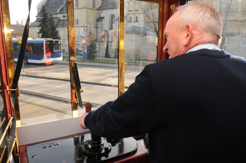 Zabytkowy tramwaj na ulicach Krakowa [ZDJĘCIA, WIDEO]
