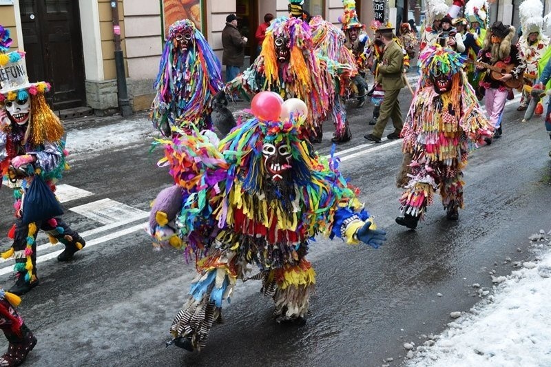 Żywiec: jukace, dziady żywieckie przeszły ulicami miasta [ZDJĘCIA]