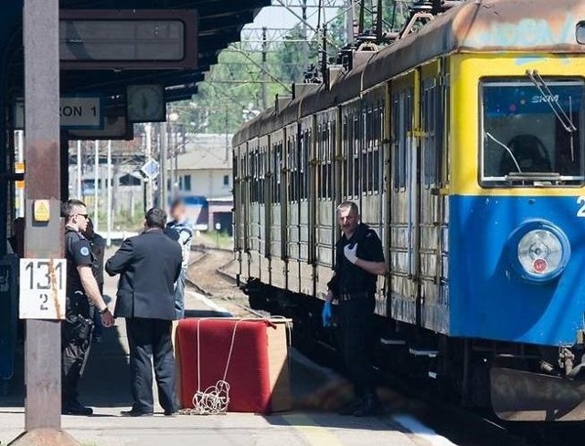 Dramatyczny incydent z udziałem dwu słupszczan planujących przewiezienie trupa pociągiem wstrząsnął Polską.